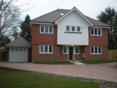  Luxury 5 bedroom houses in Haywards Heath West Sussex picture 2