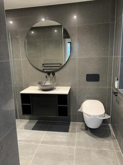 En-suite in New House at Ryarsh, West Malling